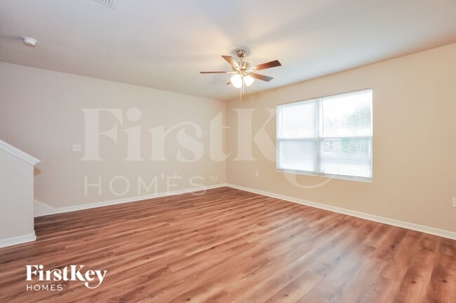 Building Photo - 111 Pine Cir Dr