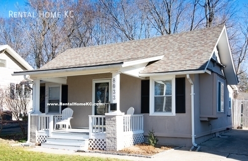 Primary Photo - Adorable Downtown Overland Park bungalow #...