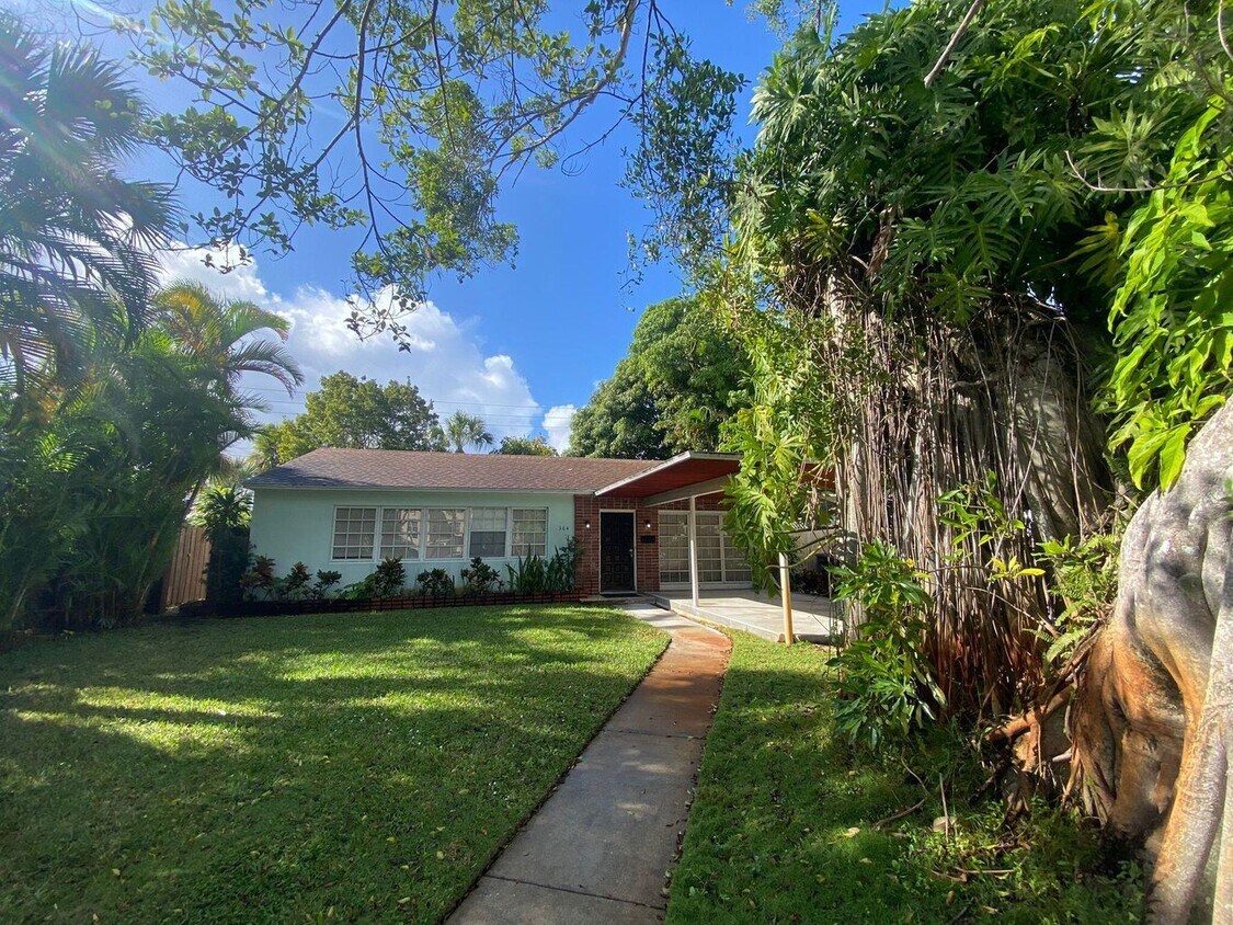 364 Marlborough Plz, West Palm Beach, FL 33405 House Rental in West