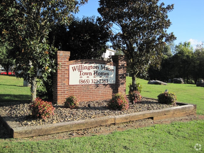 Building Photo - 1206 Willington Manor