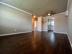 Building Photo - 7623 Pecan Villas Dr