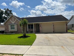 Building Photo - 12015 Sea Shore Dr