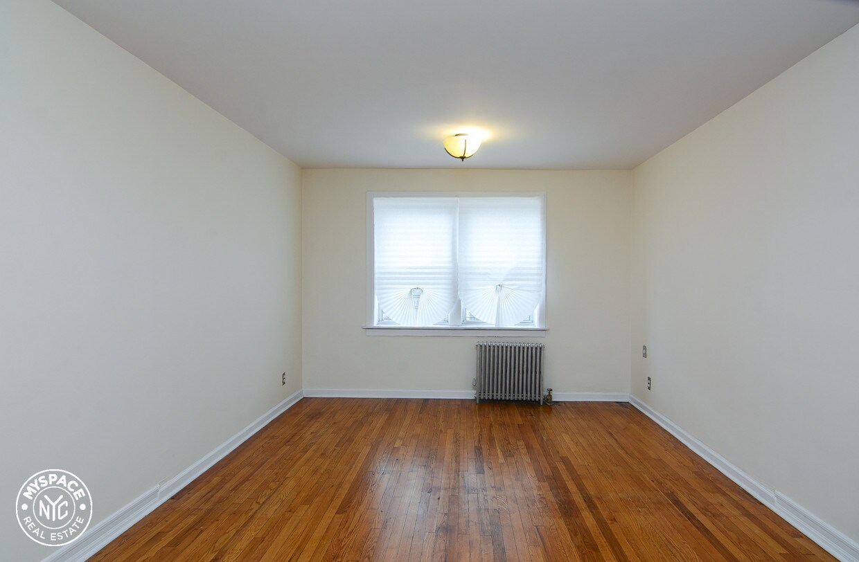 Primary Photo - 444 Hawthorne St