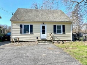 Building Photo - 15 Forge Hill Rd