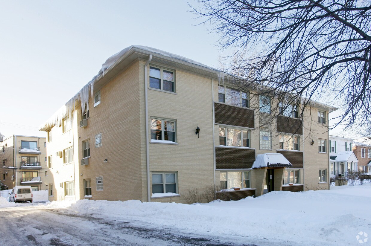 Building Photo - 450 Alles St