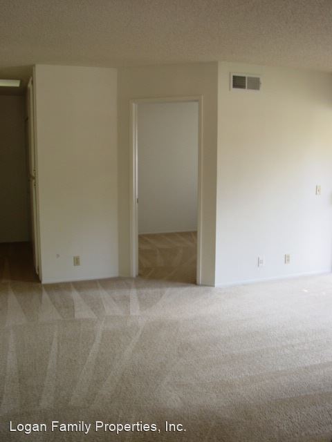 Building Photo - 2 br, 1 bath House - 3115 Evening Way "D"