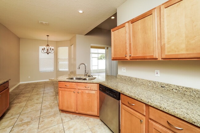 Foto del edificio - 30551 Annadale Dr