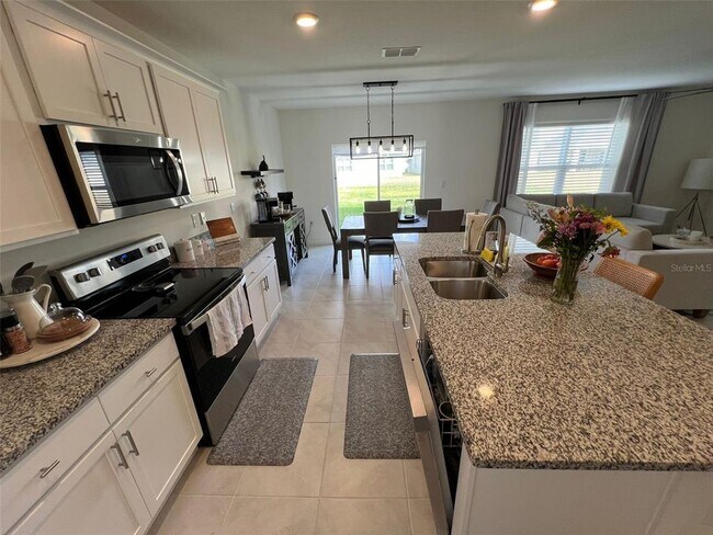 Foto del edificio - 5585 Winona Dr