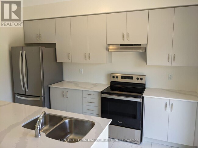 Building Photo - 38 Lahey Cres