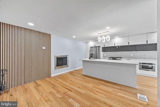 Building Photo - 1130 Lombard St