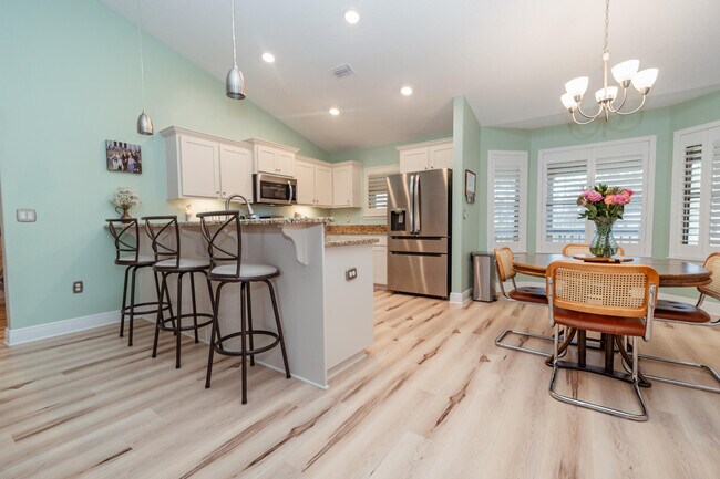 Foto del edificio - 2200 Jernigan Dr