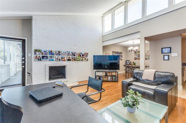 Foto del edificio - 5908 Sandhurst Ln