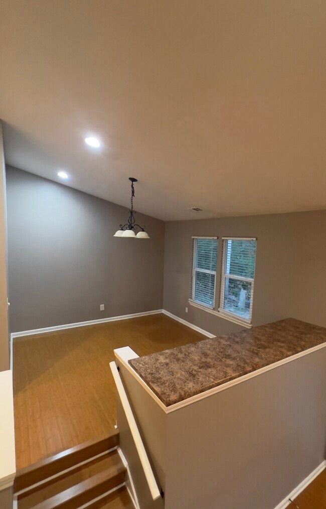 Foto del edificio - 3304 Forette Ln