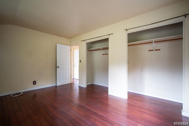 Building Photo - Single Family 4BR/2BA in Kaneohe. Private ...