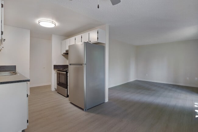 MK 6 - interior 6 - Maple Knoll Apartments