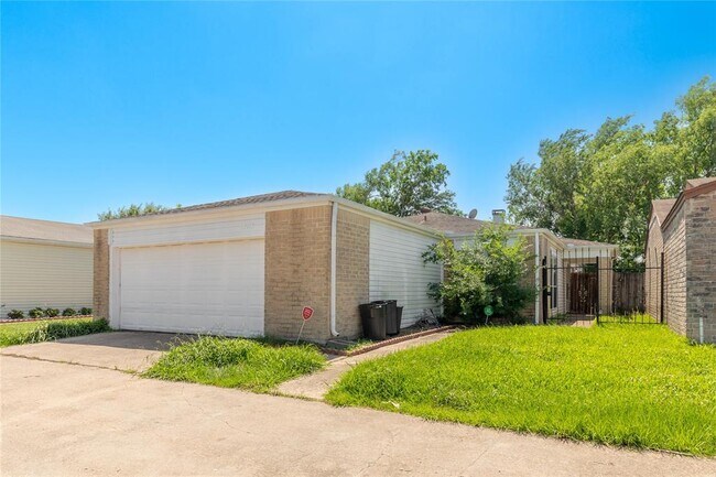 Building Photo - 12412 Newbrook Dr