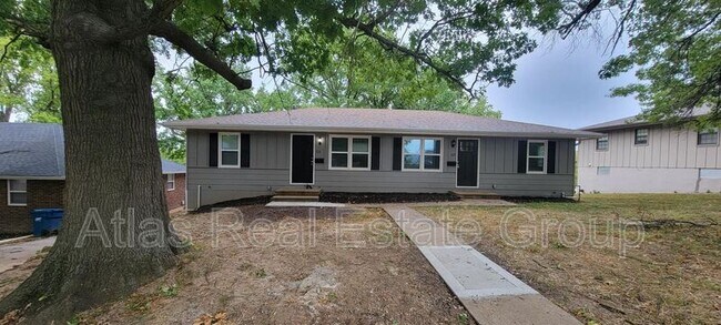 Building Photo - 111 S Oak Ridge Terrace