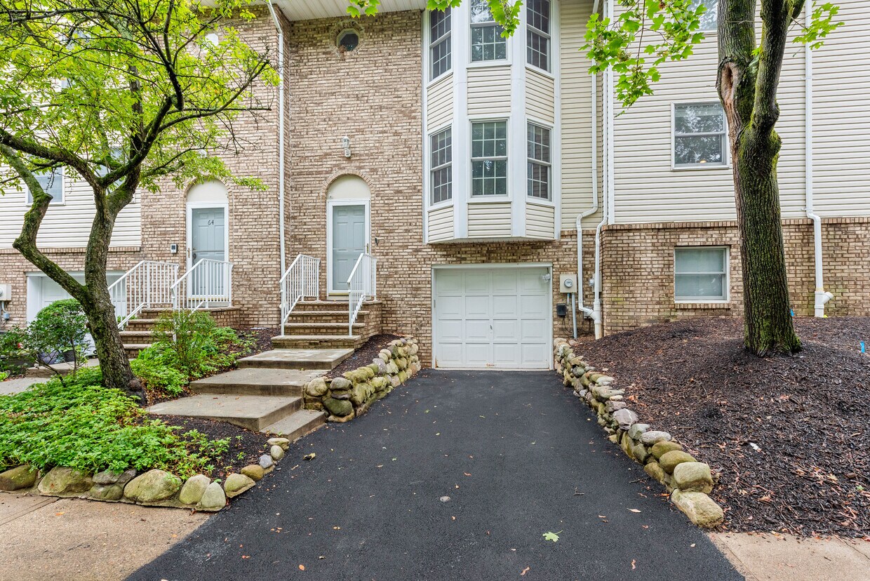 Foto principal - 62 Brookstone Cir