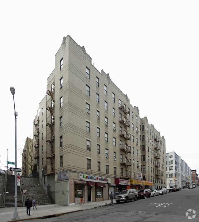 Building Photo - 2454 Tiebout Ave