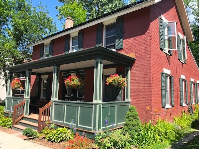 Building Photo - 58 Maple St