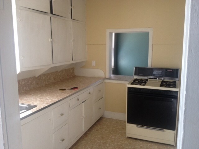 Foto del edificio - HOME ON CORNER LOT MANY UPDATES