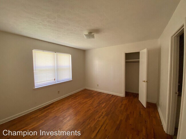 Building Photo - 122 Woodland Ave