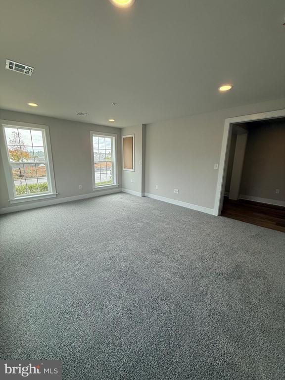 Building Photo - 3121 Overlook Dr