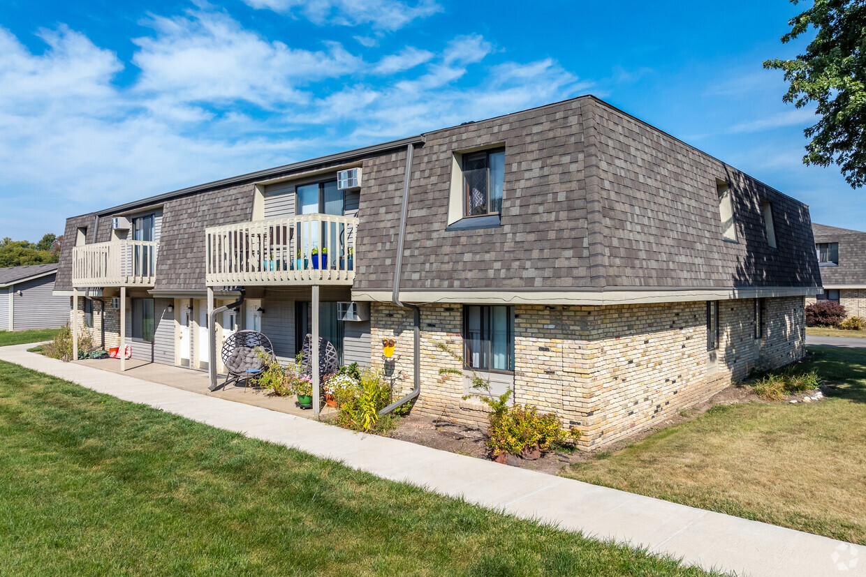 Primary Photo - Hemlock Street Apartments