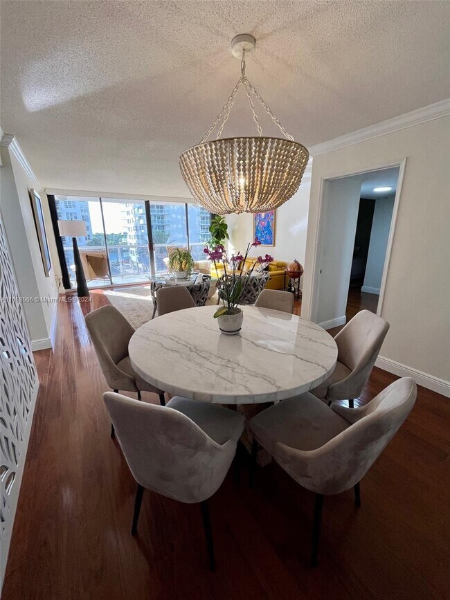 Building Photo - 5757 Collins Ave