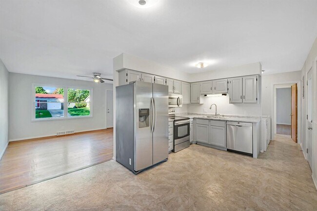 Kitchen - 130 Prophet Dr