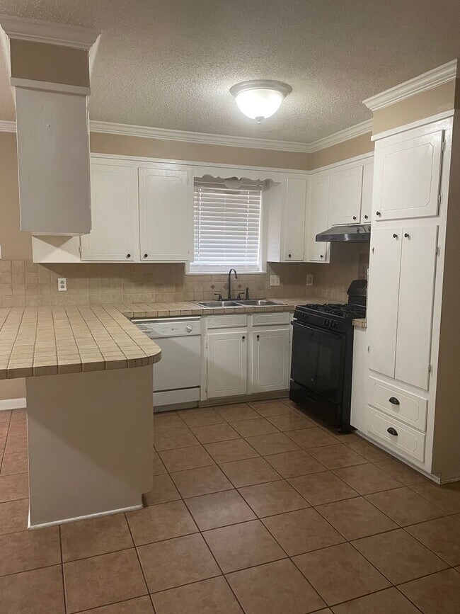 Foto del edificio - Spacious South Bossier Home