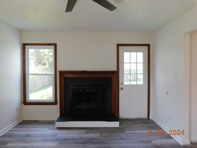 Building Photo - 1461 Thamesford Dr