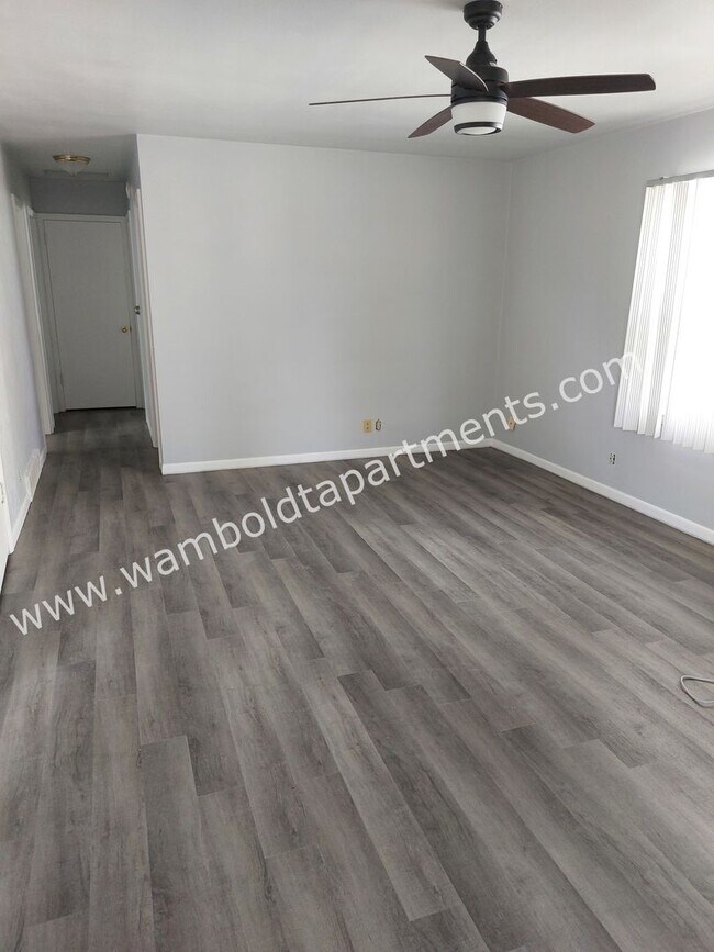 Building Photo - 3 bedroom - pets welcome!