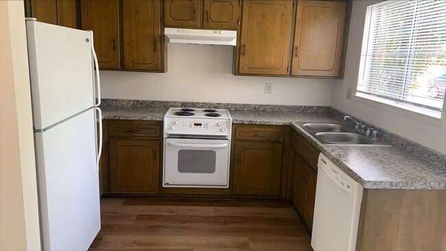 Foto del edificio - 2 Bedrooms, 1.5 Bathrooms