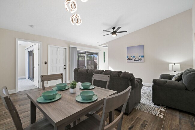 Building Photo - 6314 Royal Woods Dr