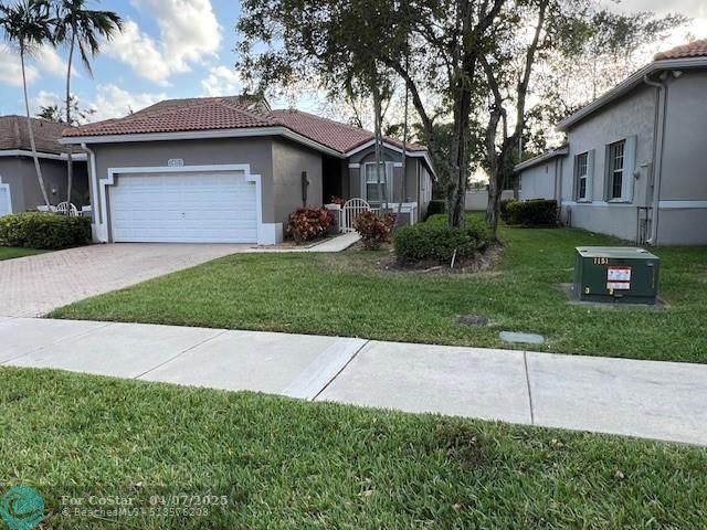 Foto principal - 2470 Aragon Blvd