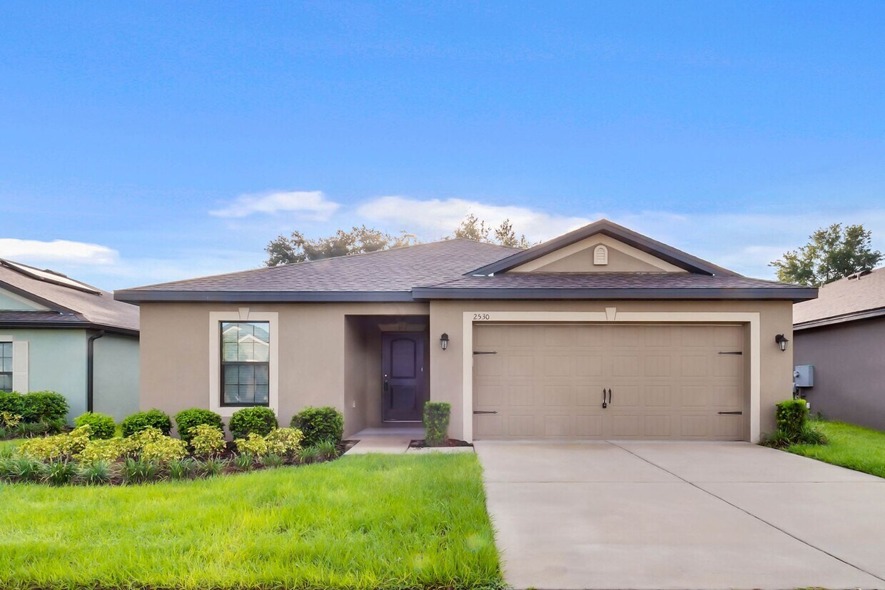 2530 Bracknell Forest Trail, Tavares, FL 32778 House Rental in