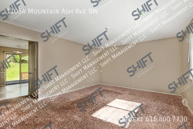 Foto del edificio - 11054 Mountain Ash Ave NW