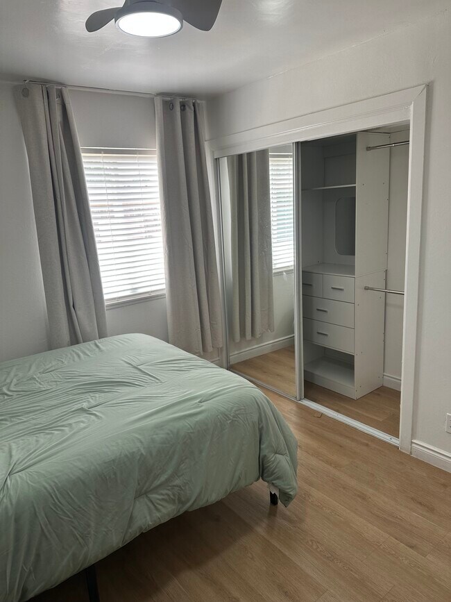 Dormitorio principal - 43309 Echard Ave