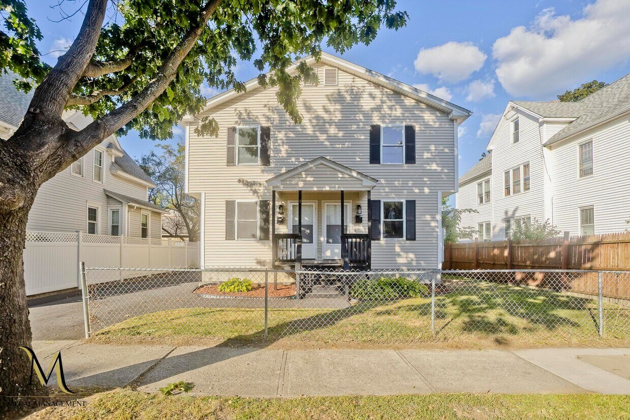 Primary Photo - 581-583-583 Armory St