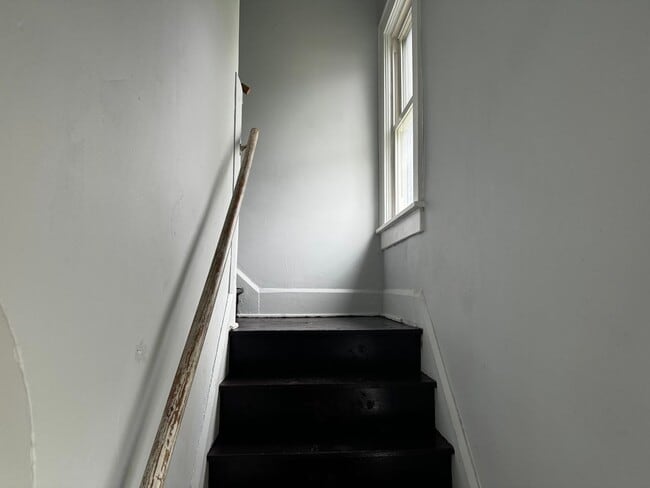 Building Photo - Charming 3-Bedroom Home: Your Perfect Blen...