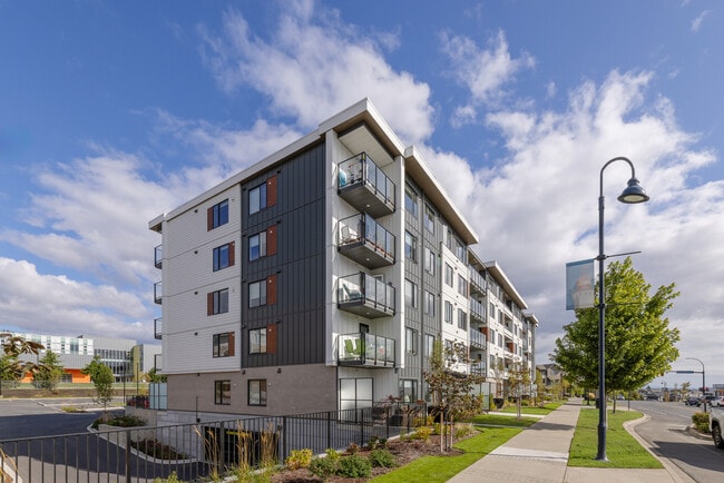Building Photo - Monarch Apartments