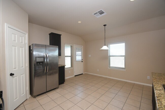 Foto del edificio - 10015 Bitternut Hickory Ln