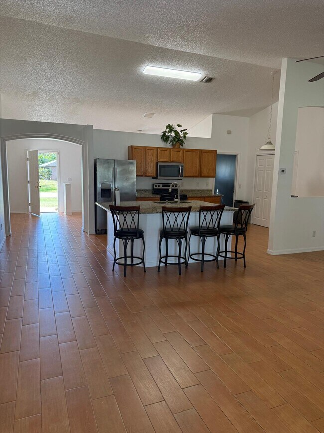 Foto del edificio - 1013 SW London Ln