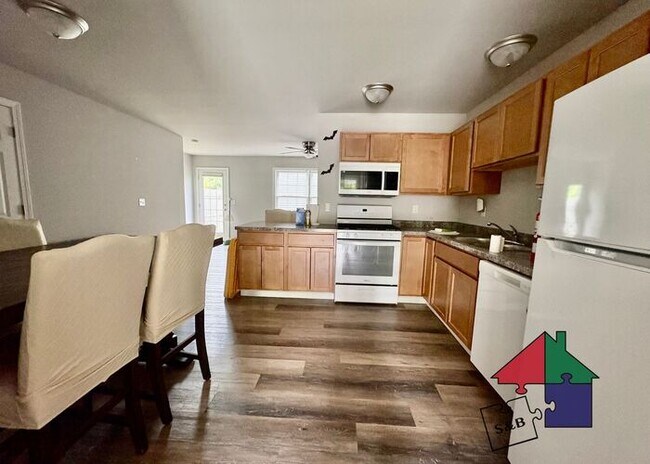 Foto del edificio - Room to Relax: 3BR/2.5BA Townhome in Milton