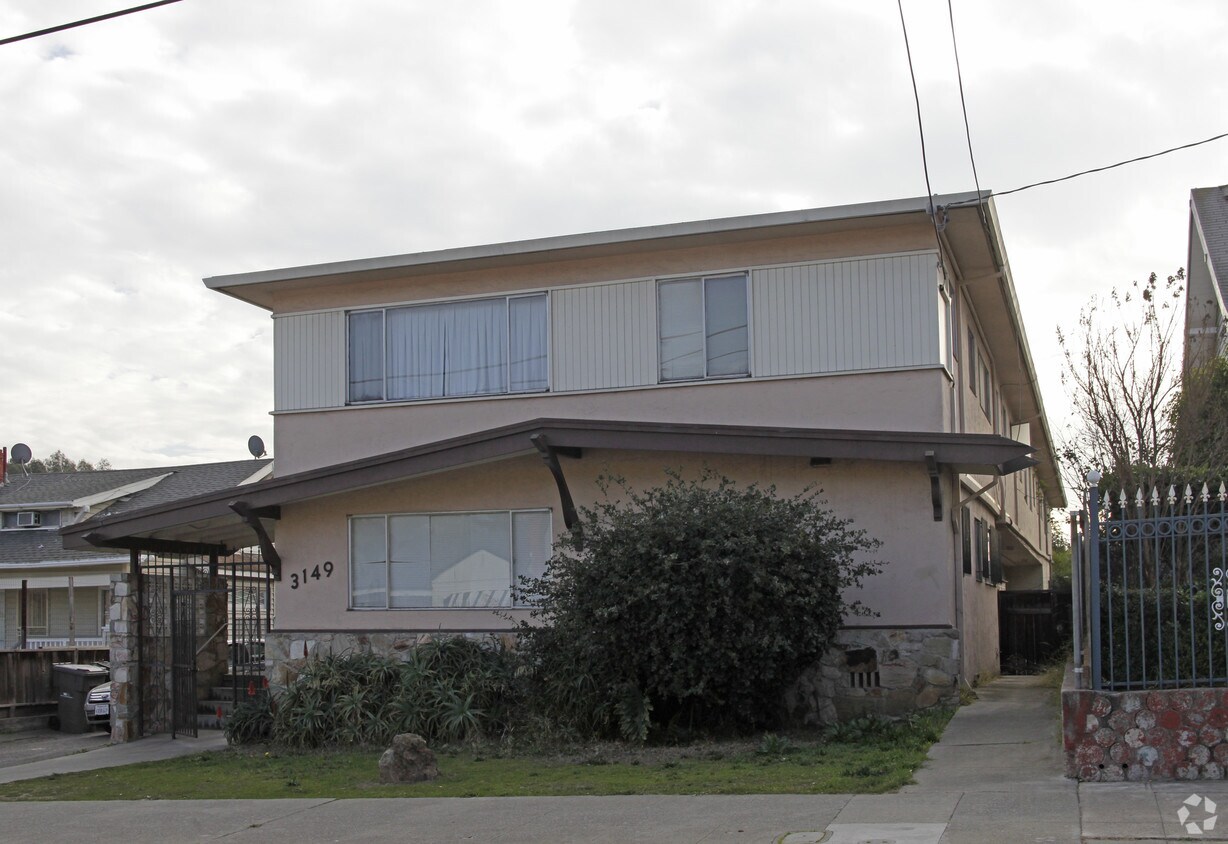 Building Photo - 3149 Brookdale Ave