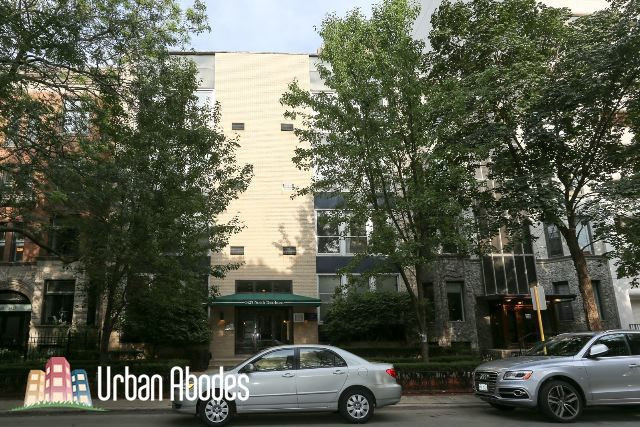 Building Photo - 1425 N Dearborn St