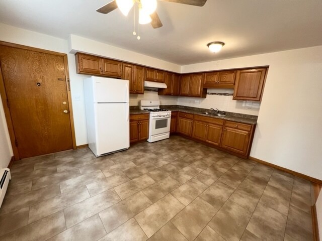 Foto del edificio - 7912 W Belmont Ave