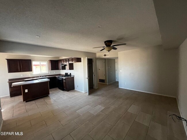 Foto del edificio - 7500 Howard St