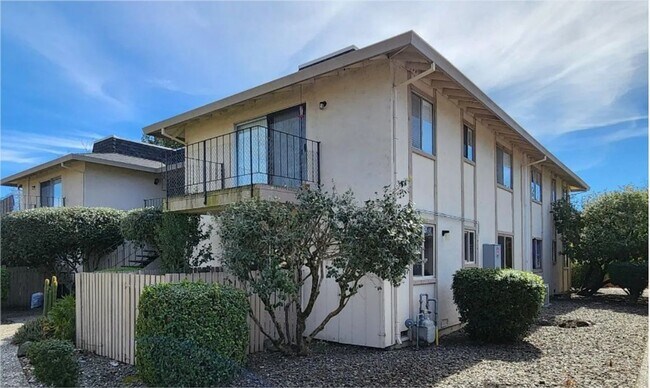 Foto del edificio - 2 Bedroom Condo in Rohnert Park